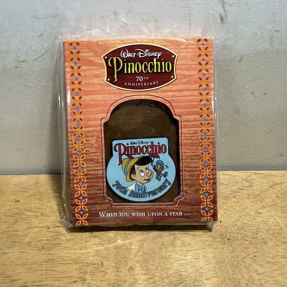 Disney Store 70th Anniversary Pinocchio Pin DVD/Blu Ray Pre-Order GWP Pin JH